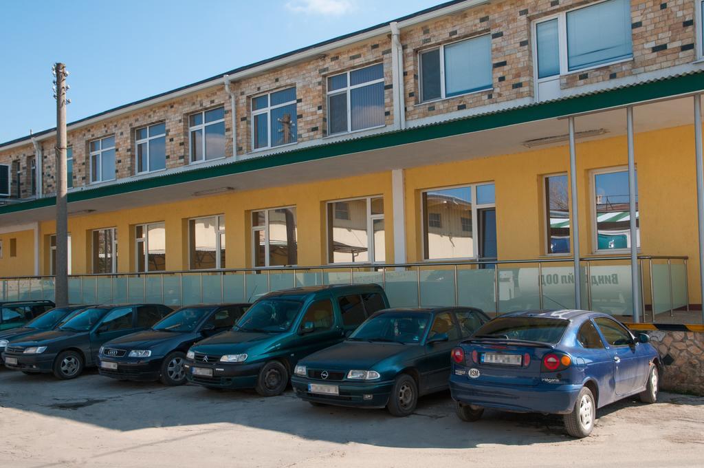 Hostel Izida 2 Dobrici Exterior foto